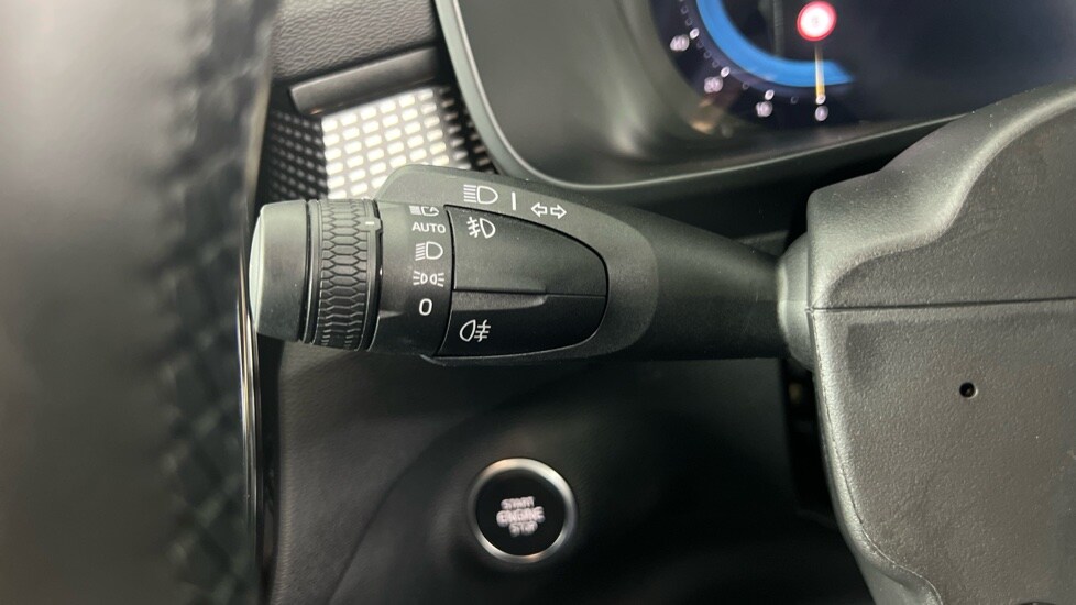 Used Volvo XC40 2025 for sale - 75763963: Photo 19