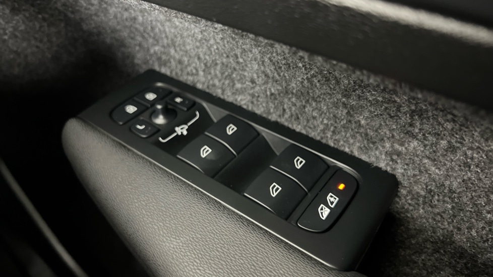 Used Volvo XC40 2025 for sale - 75763963: Photo 23