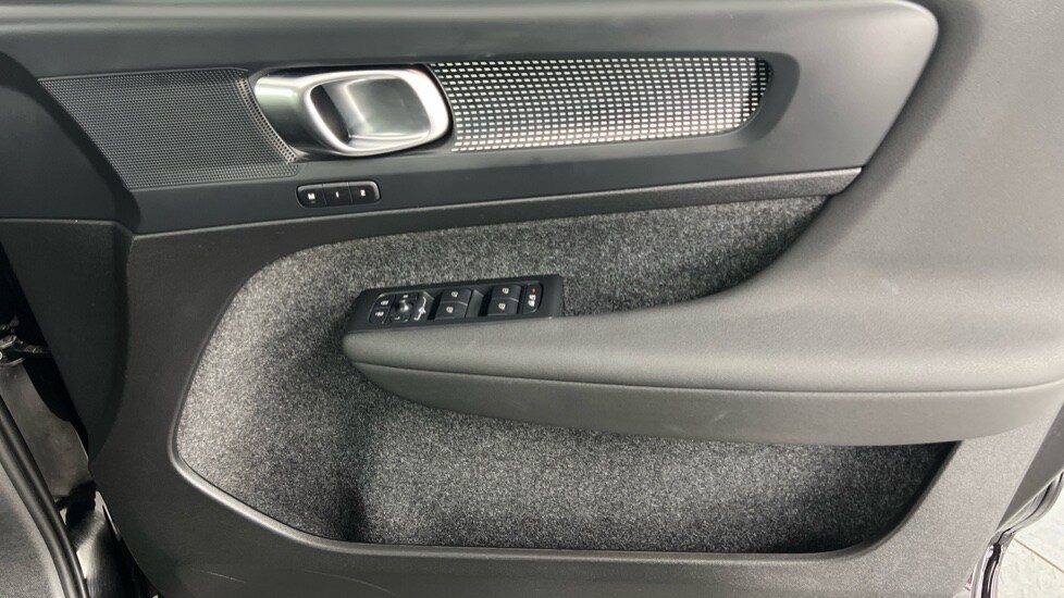 Used Volvo XC40 2025 for sale - 75763963: Photo 28