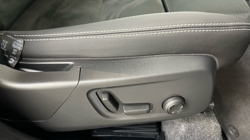 Used Volvo XC40 2025 for sale - 75763963: Photo 29