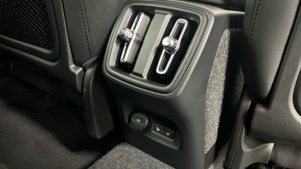 Used Volvo XC40 2025 for sale - 75763963: Photo 34