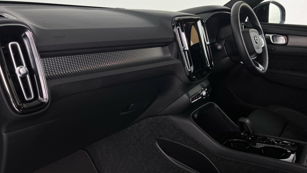 Used Volvo XC40 2025 for sale - 75763963: Photo 41