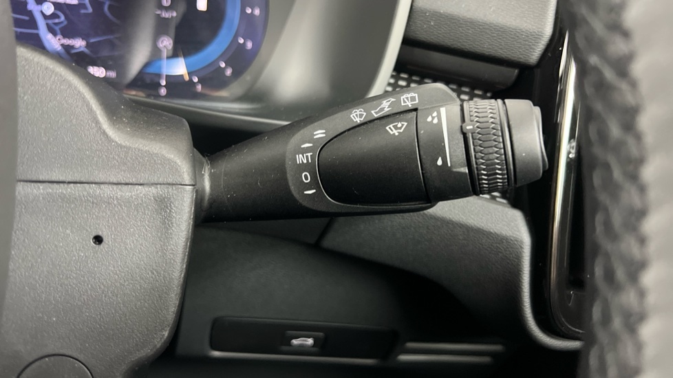 Used Volvo XC40 2025 for sale - 75997054: Photo 21