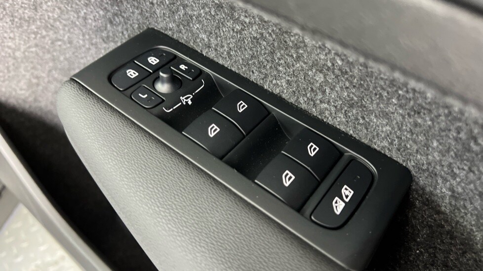 Used Volvo XC40 2025 for sale - 75997054: Photo 22