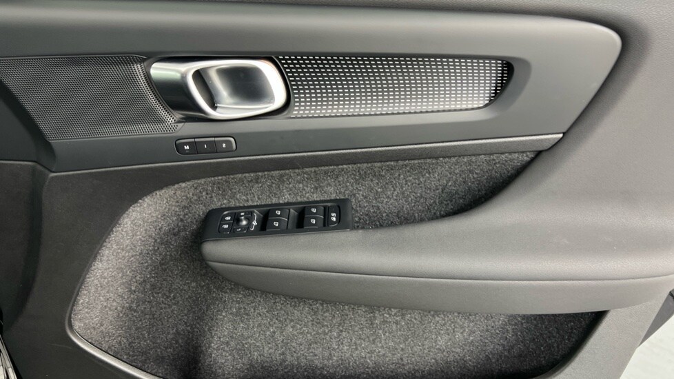 Used Volvo XC40 2025 for sale - 75997054: Photo 27