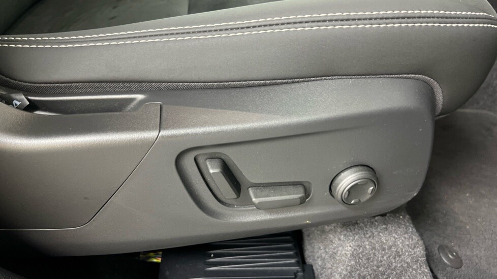 Used Volvo XC40 2025 for sale - 75997054: Photo 28