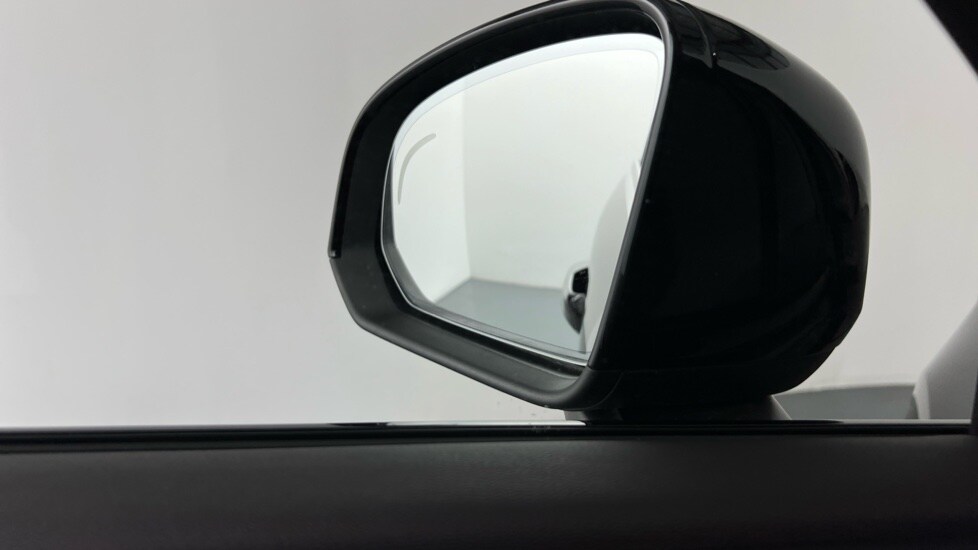 Used Volvo XC40 2025 for sale - 75997054: Photo 29