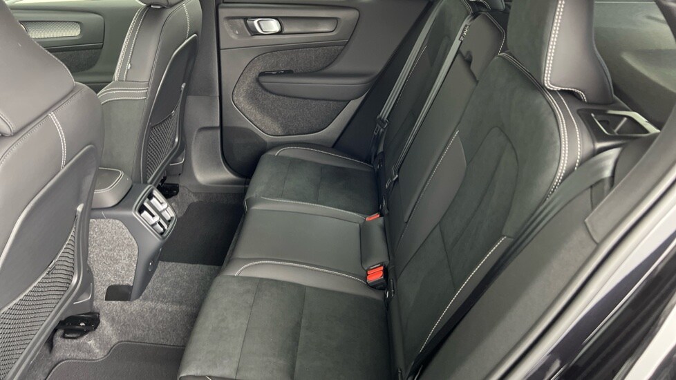 Used Volvo XC40 2025 for sale - 75997054: Photo 30