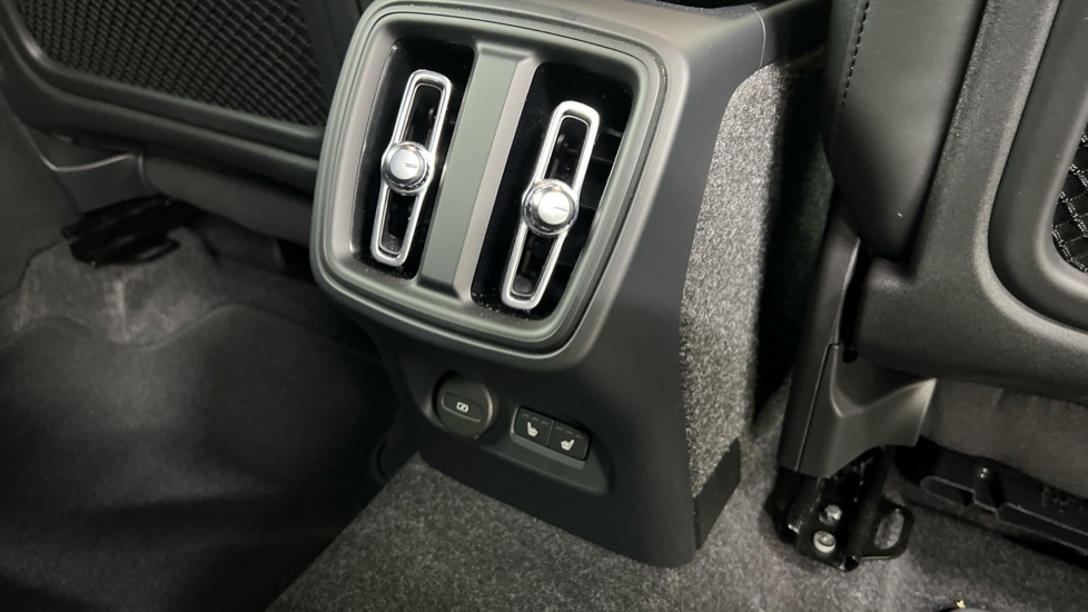 Used Volvo XC40 2025 for sale - 75997054: Photo 33