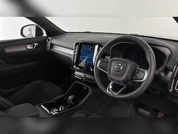 Used Volvo XC40 2025 for sale - 75997054: Photo 4