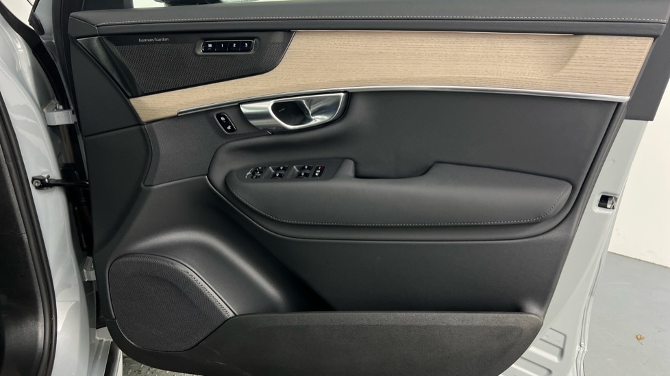 Used Volvo XC90 2025 for sale - 76766276: Photo 27