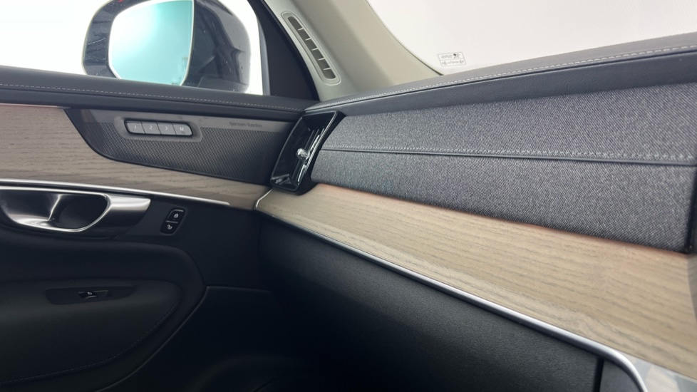 Used Volvo XC90 2025 for sale - 76766276: Photo 38