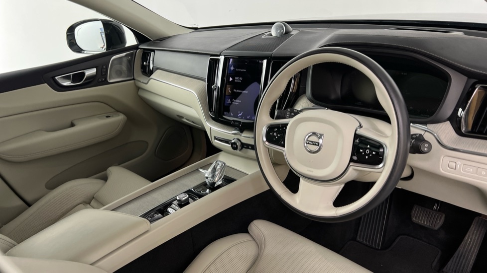 Used Volvo XC60 2020 for sale - 76154604: Photo 4