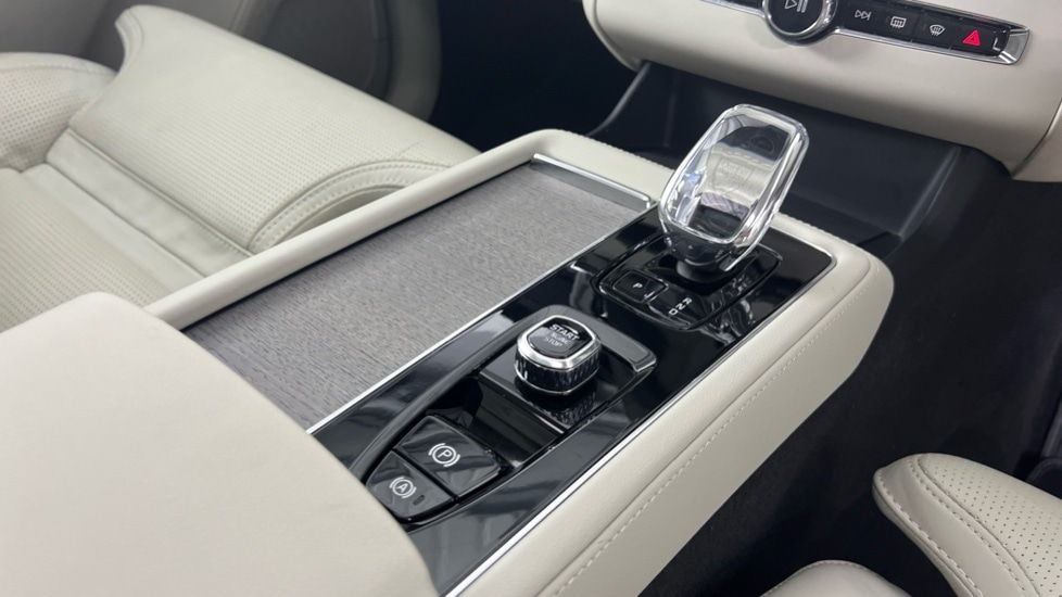 Used Volvo XC90 2025 for sale - 77978992: Photo 24