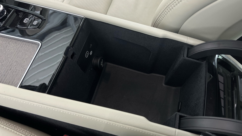 Used Volvo XC90 2025 for sale - 77978992: Photo 56