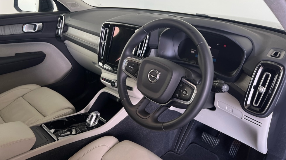 Used Volvo XC40 2022 for sale - 78215891: Photo 4