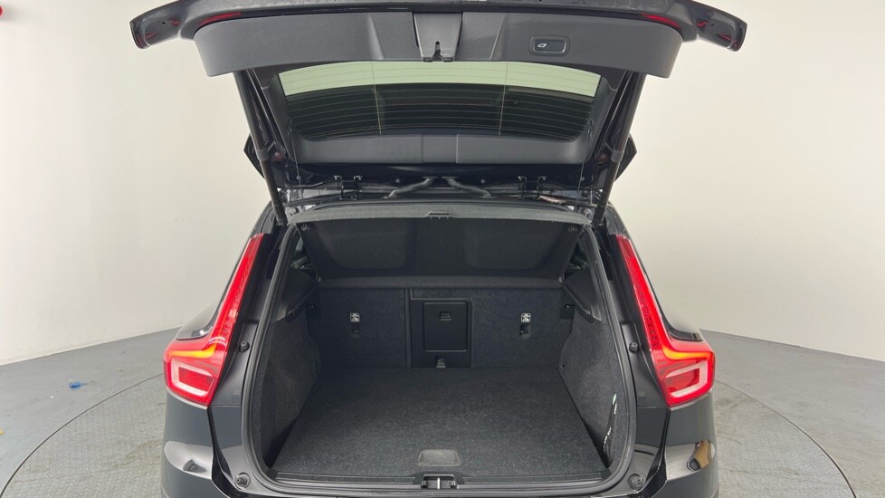 2021 Volvo XC40 T3 R-Design PRO Auto (Heated Seats, Heated Windscreen, Tints, 20 - Picture 13 of 24