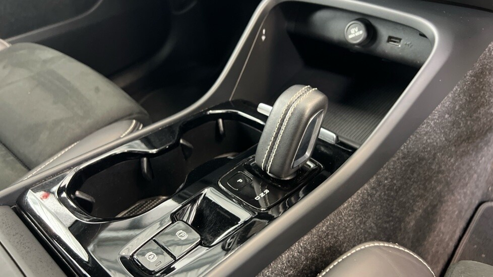 2021 Volvo XC40 T3 R-Design PRO Auto (Heated Seats, Heated Windscreen, Tints, 20 - Picture 23 of 24