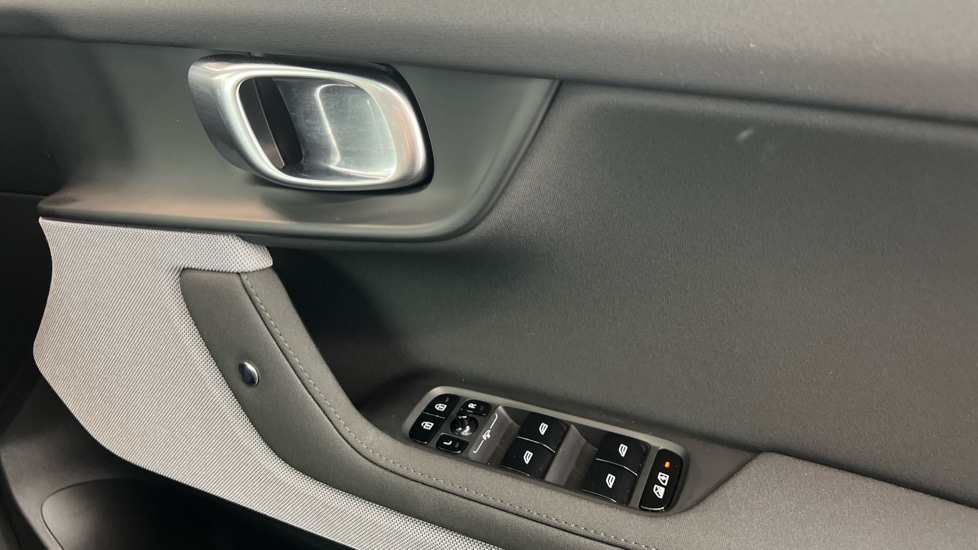 Used Polestar Polestar 2 2025 for sale - 77942015: Photo 33