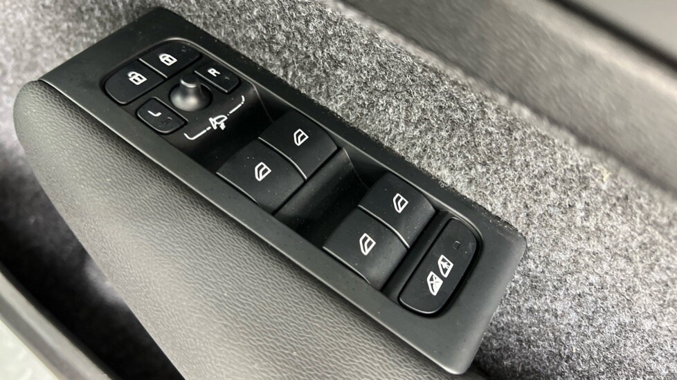 Used Volvo XC40 2025 for sale - 76003584: Photo 22