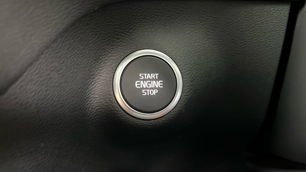 Used Volvo XC40 2025 for sale - 76003584: Photo 25