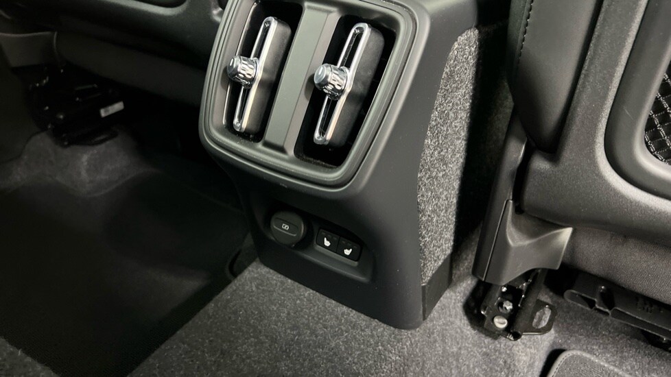 Used Volvo XC40 2025 for sale - 76003584: Photo 34