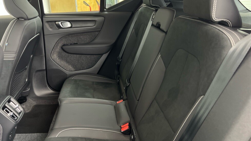 Used Volvo XC40 2025 for sale - 77818907: Photo 32