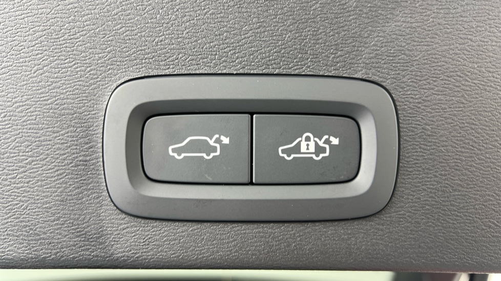 Used Volvo XC40 2025 for sale - 77818907: Photo 34