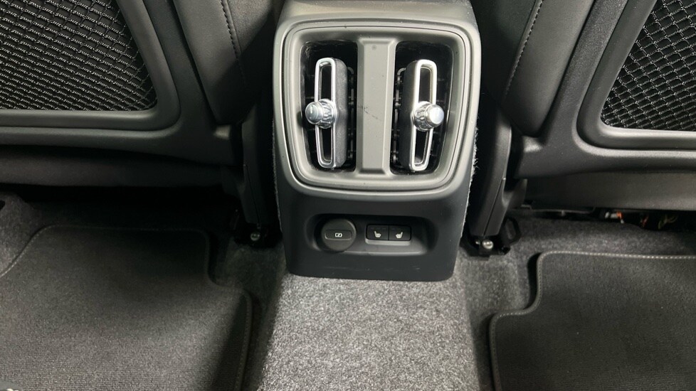 Used Volvo XC40 2025 for sale - 77818907: Photo 35