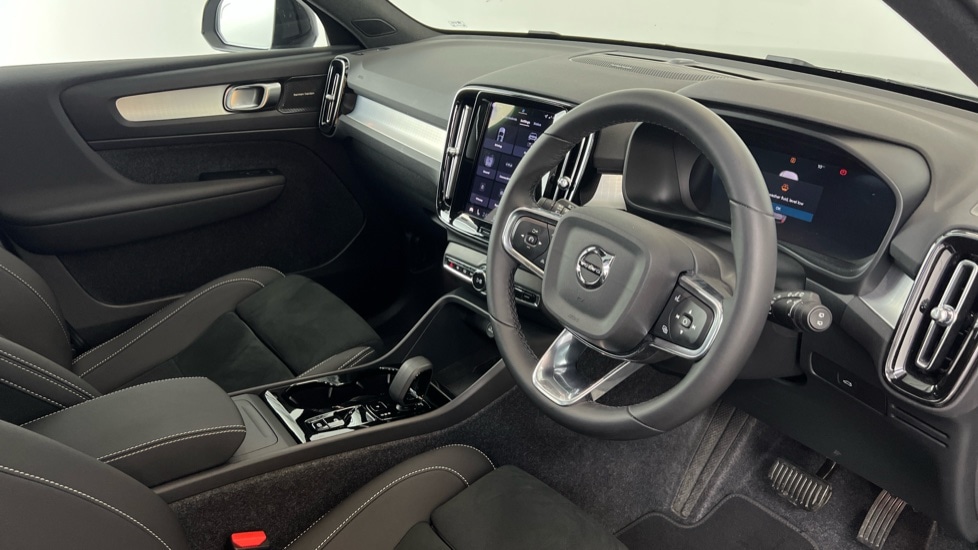 Used Volvo XC40 2025 for sale - 77818907: Photo 4