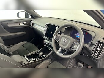Used Volvo XC40 2022 for sale - 77261609: Photo