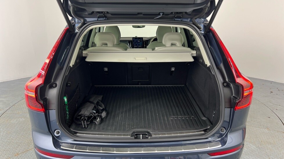 Used Volvo XC60 2025 for sale - 77581360: Photo 13