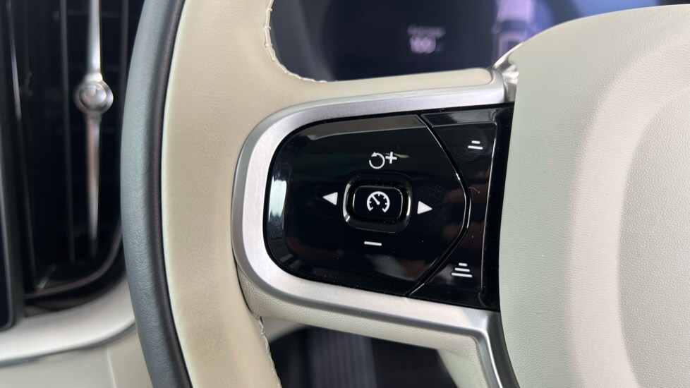 Used Volvo XC60 2025 for sale - 77581360: Photo 20