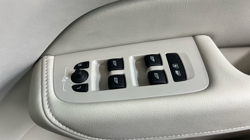 Used Volvo XC60 2025 for sale - 77581360: Photo 23