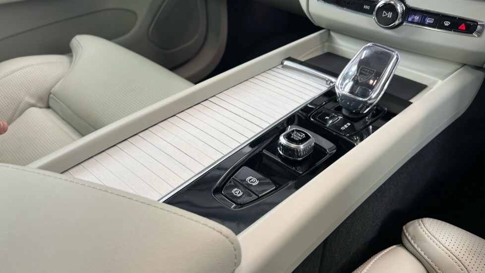 Used Volvo XC60 2025 for sale - 77581360: Photo 24