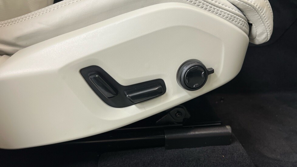 Used Volvo XC60 2025 for sale - 77581360: Photo 29