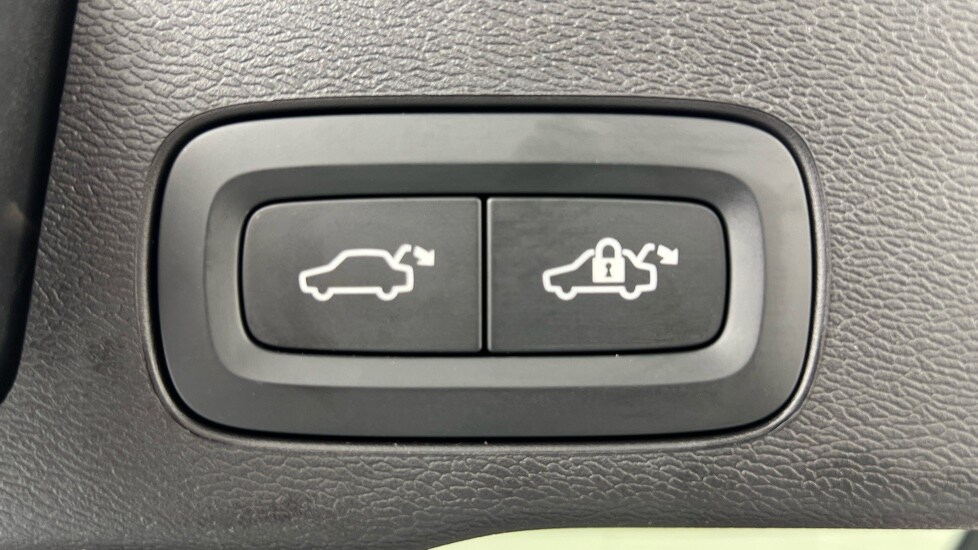 Used Volvo XC60 2025 for sale - 77581360: Photo 34