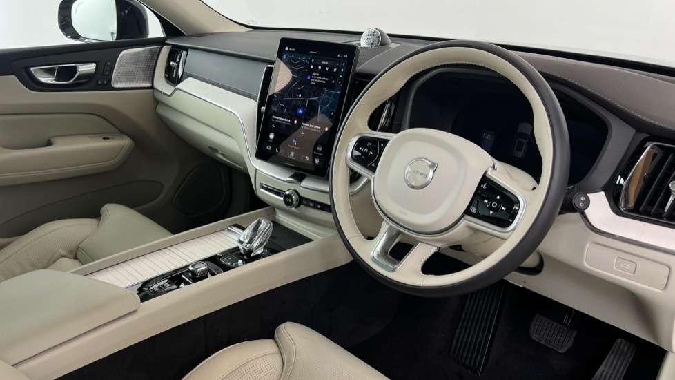 Used Volvo XC60 2025 for sale - 77581360: Photo 4