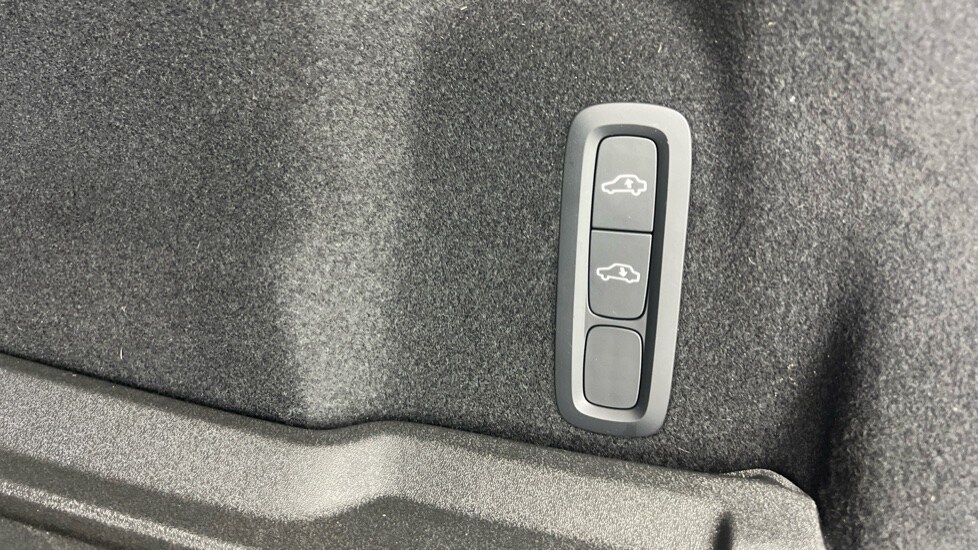 Used Volvo XC60 2025 for sale - 77581360: Photo 49