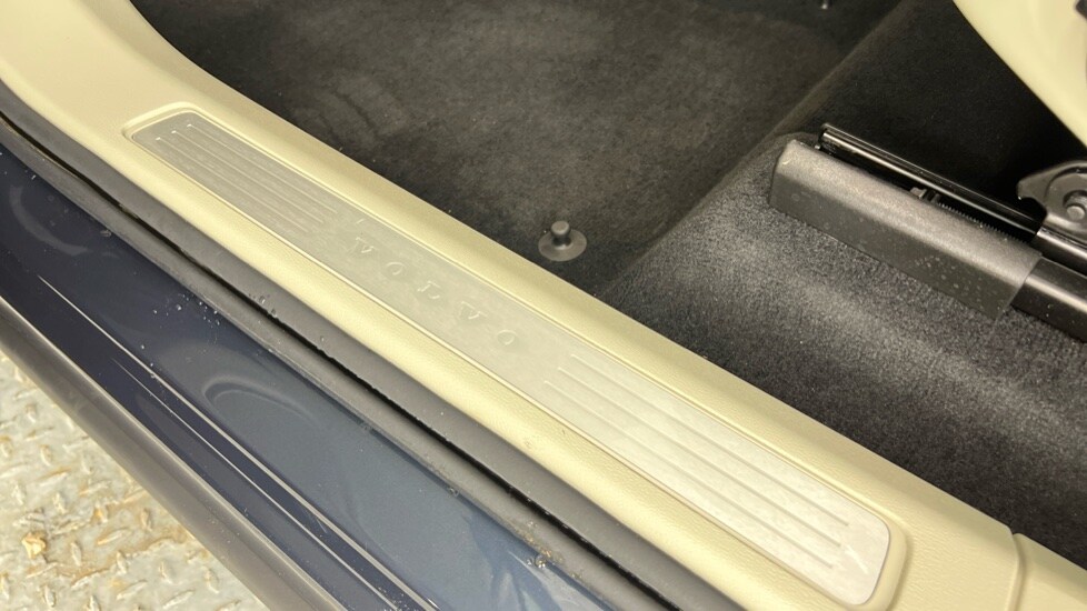 Used Volvo XC60 2025 for sale - 77581360: Photo 54