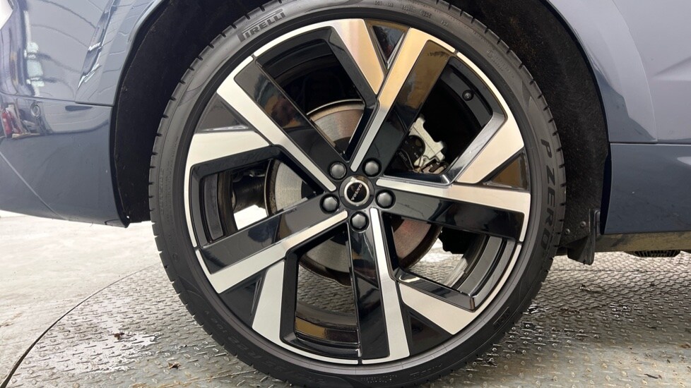 Used Volvo XC60 2025 for sale - 77581360: Photo 9