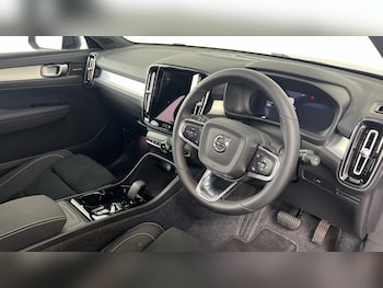 Used Volvo XC40 2026 for sale - 78320622: Photo