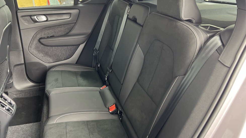 Used Volvo XC40 2025 for sale - 77031419: Photo 32