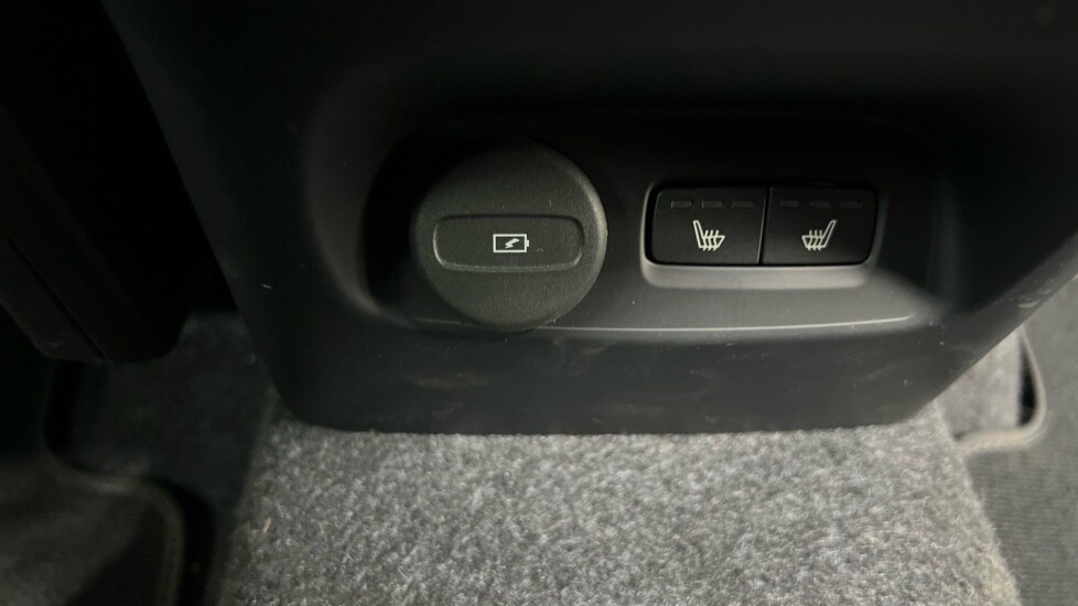 Used Volvo XC40 2025 for sale - 77031419: Photo 37