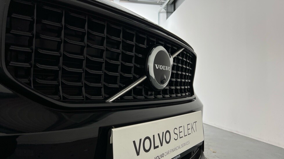 Used Volvo XC40 2023 for sale - 78123079: Photo 43