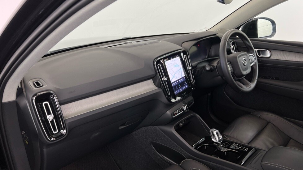 Used Volvo XC40 2023 for sale - 78123079: Photo 44