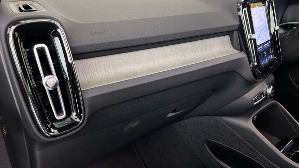 Used Volvo XC40 2023 for sale - 78123079: Photo 45