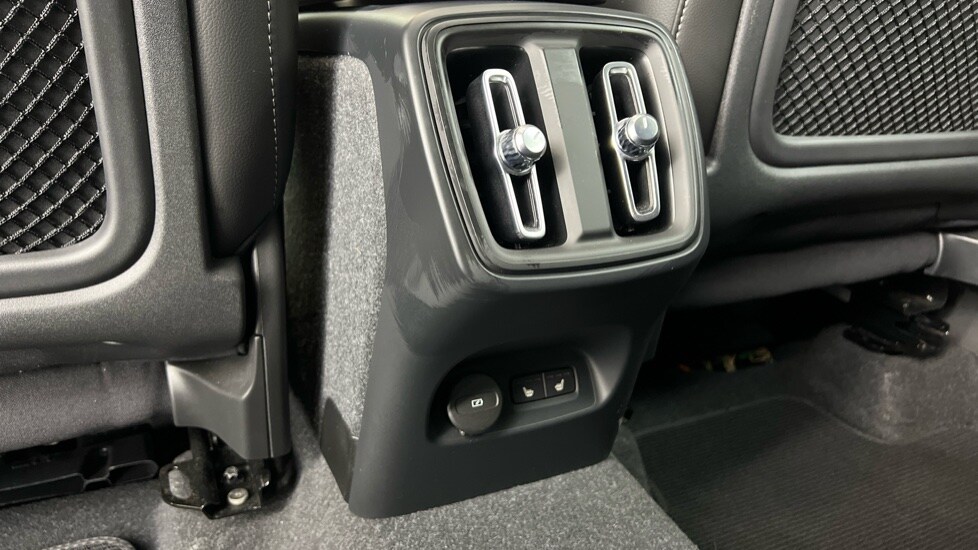 Used Volvo XC40 2023 for sale - 78123079: Photo 52