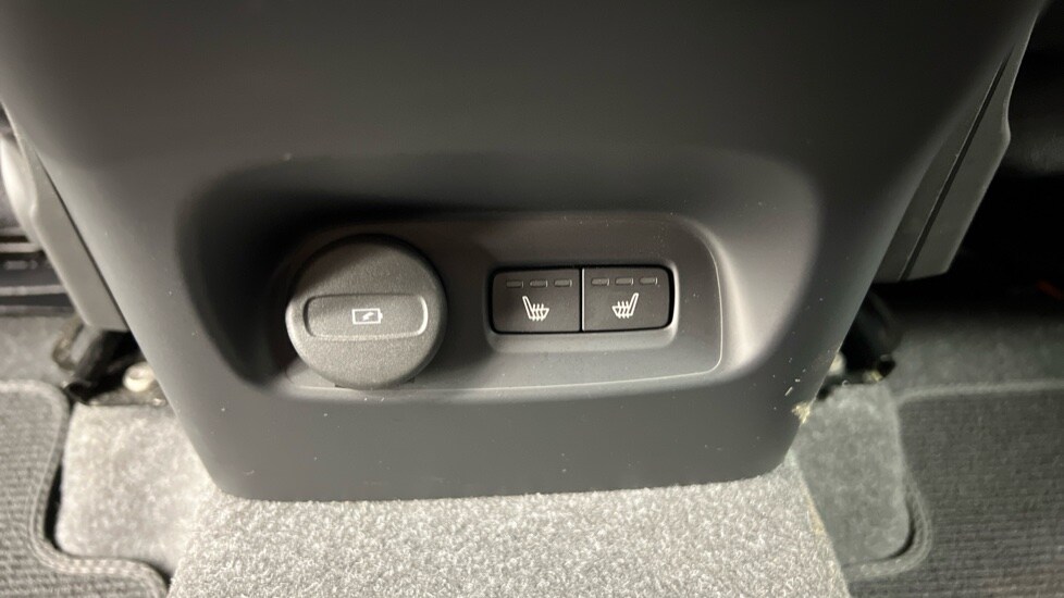 Used Volvo XC40 2023 for sale - 78123079: Photo 53