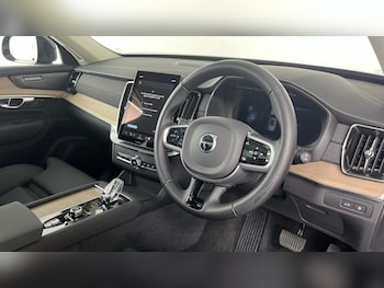 Used Volvo XC90 2025 for sale - 79213400: Photo